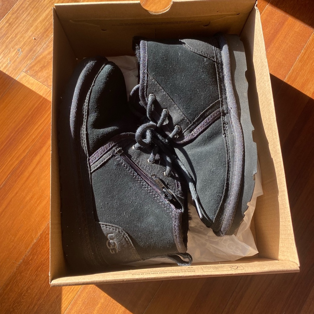Big Kid Neumel Zip Uggs